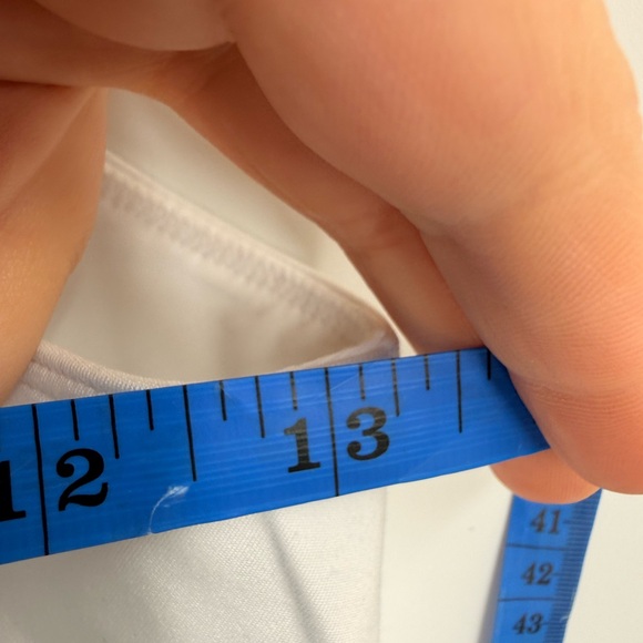 Suhk Asana Womens White Tennis Dress Built In Bra And Shorts Size Small Pockets - Picture 11 of 11